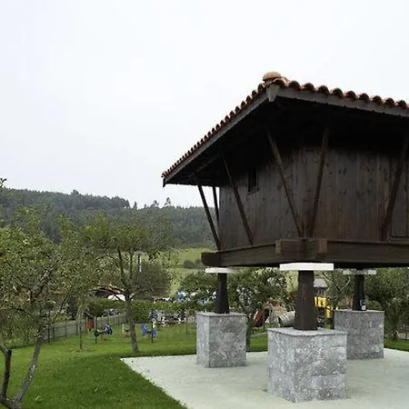 Marques De La Moral מלון